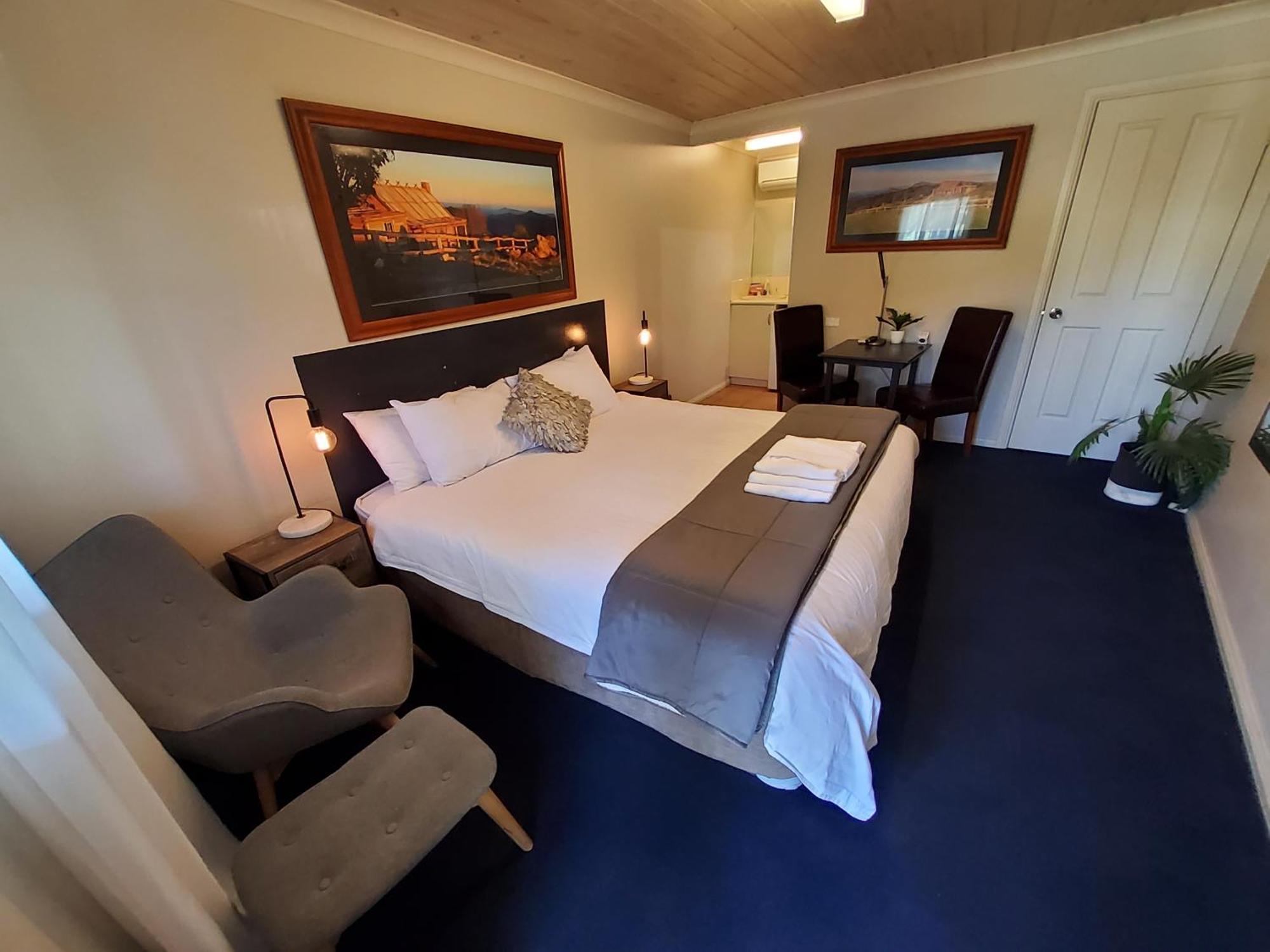 Coach House Inn Брайт Экстерьер фото